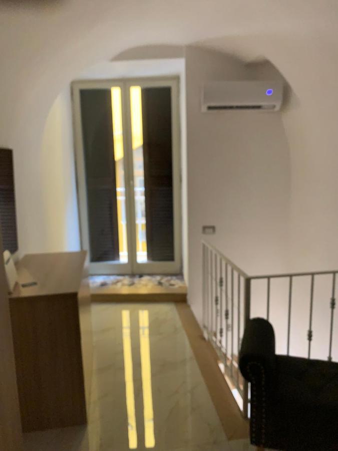 Appartamento Viky House Chiaja 1 Napoli Esterno foto