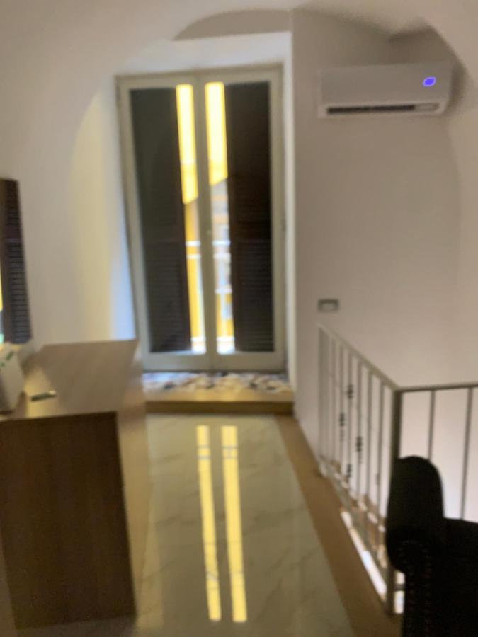 Appartamento Viky House Chiaja 1 Napoli Esterno foto