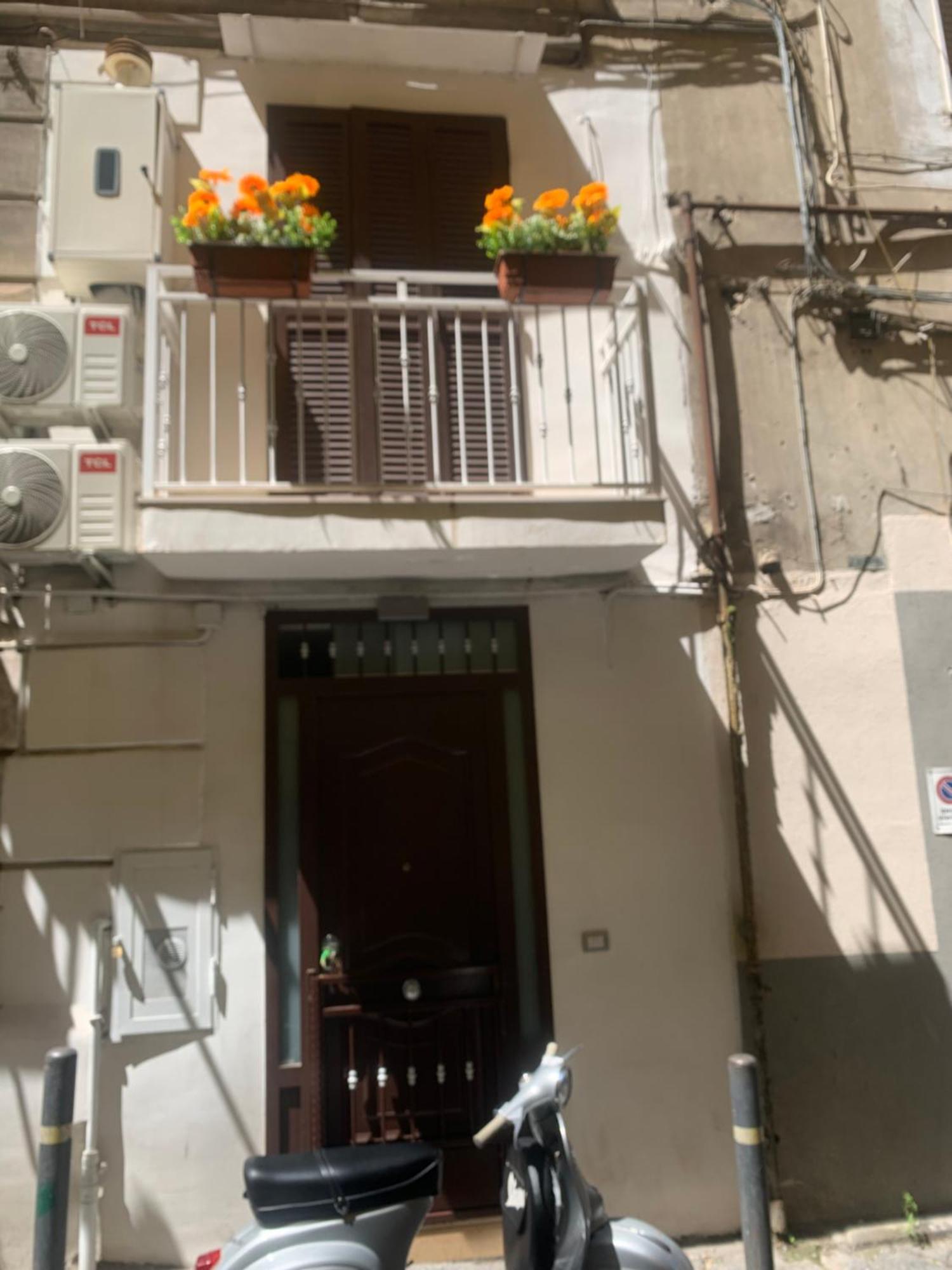 Appartamento Viky House Chiaja 1 Napoli Esterno foto