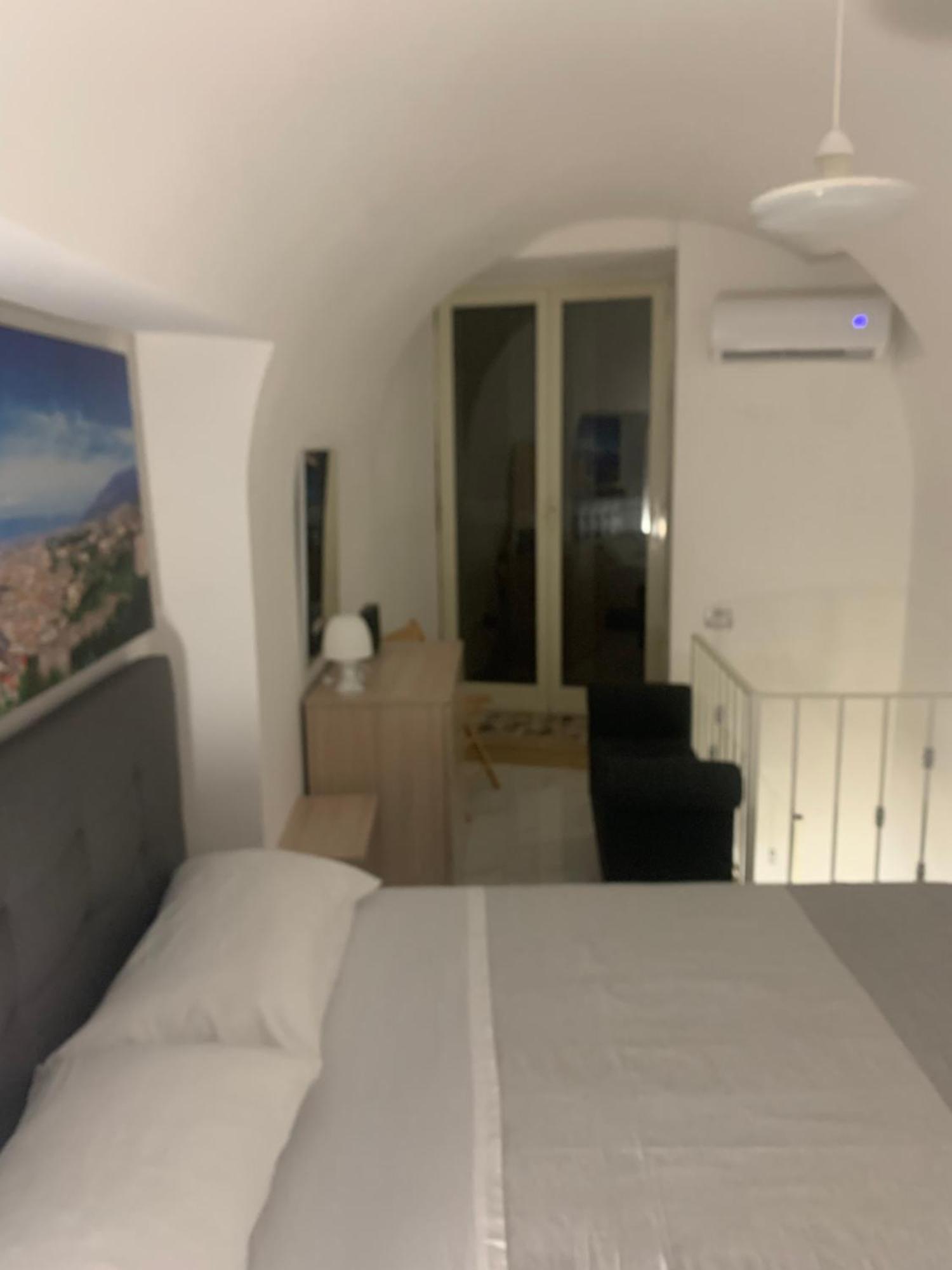 Appartamento Viky House Chiaja 1 Napoli Esterno foto